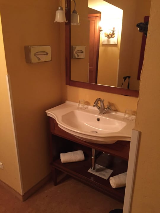 Waschtisch Doppelzimmer 1 Hotel Palais26 Villach