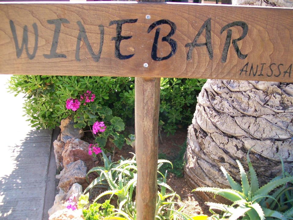 Eingang zur Bar Anissa Beach & Village