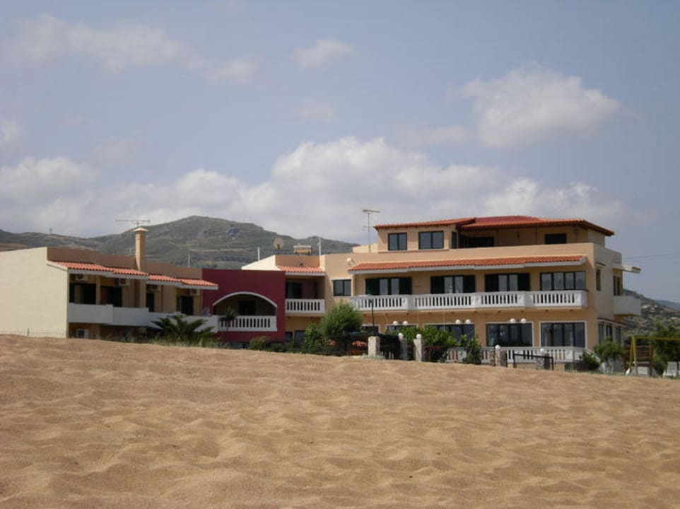 Blick vom Strand auf das Hotel Hotel Gramvoussa Bay