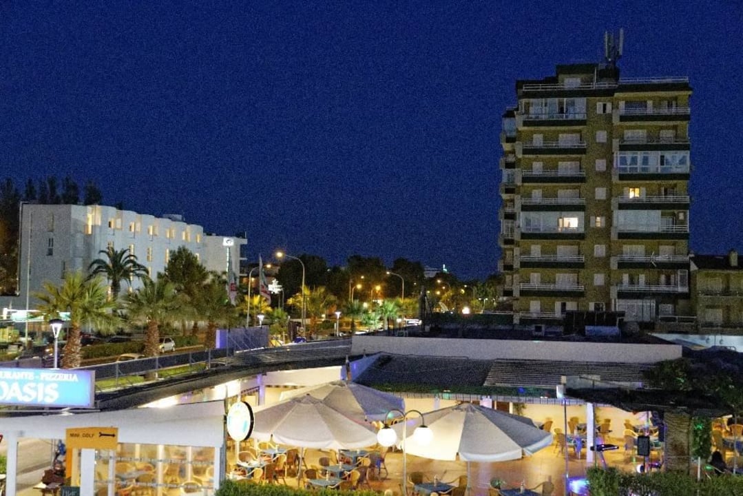 Nacht über Platja de Muro Grupotel Alcudia Suite