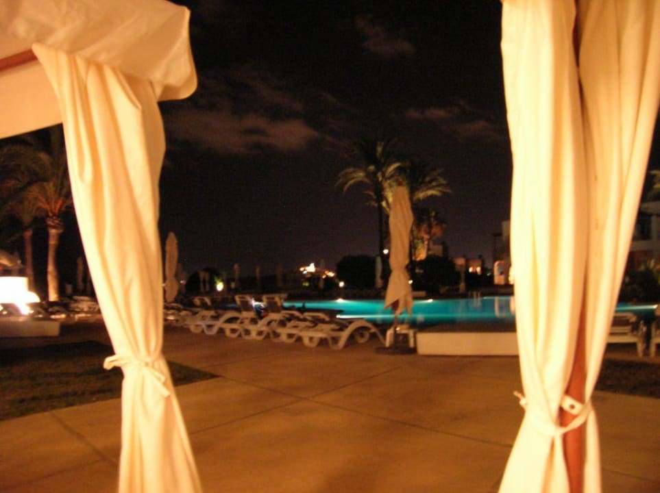 Abendstimmung aus dem Restaurant Destino Pacha Ibiza Resort - Adults only