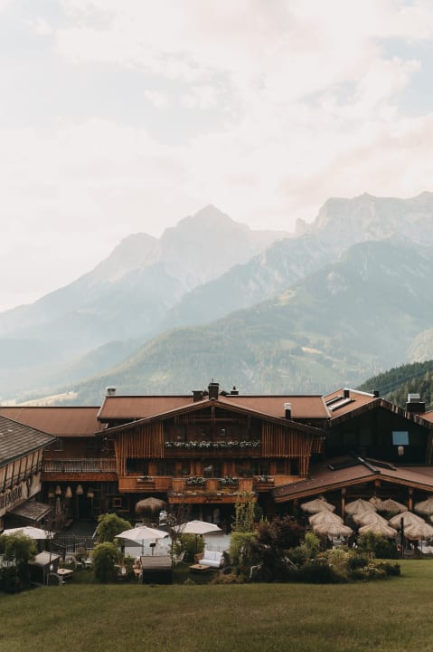 Außenansicht Jufenalm BOHO Hotel & Restaurant
