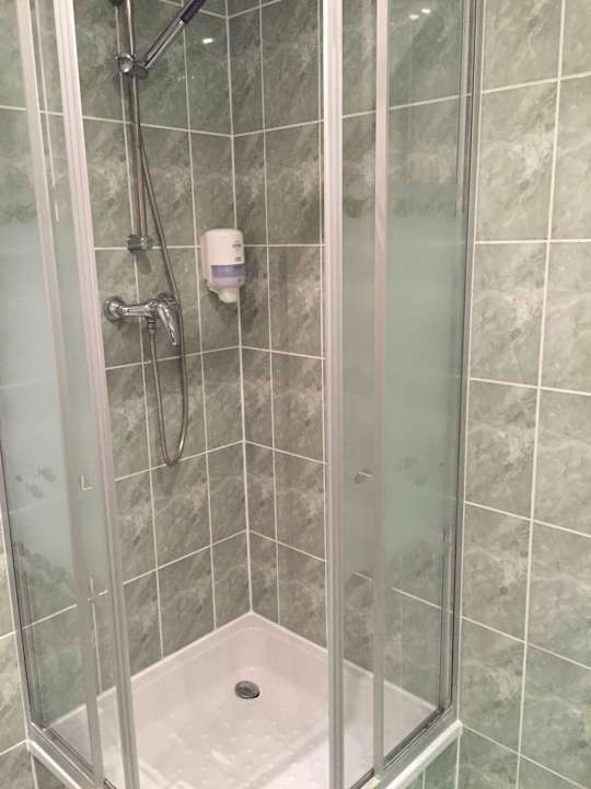 Small bath Sangate Hotel Airport