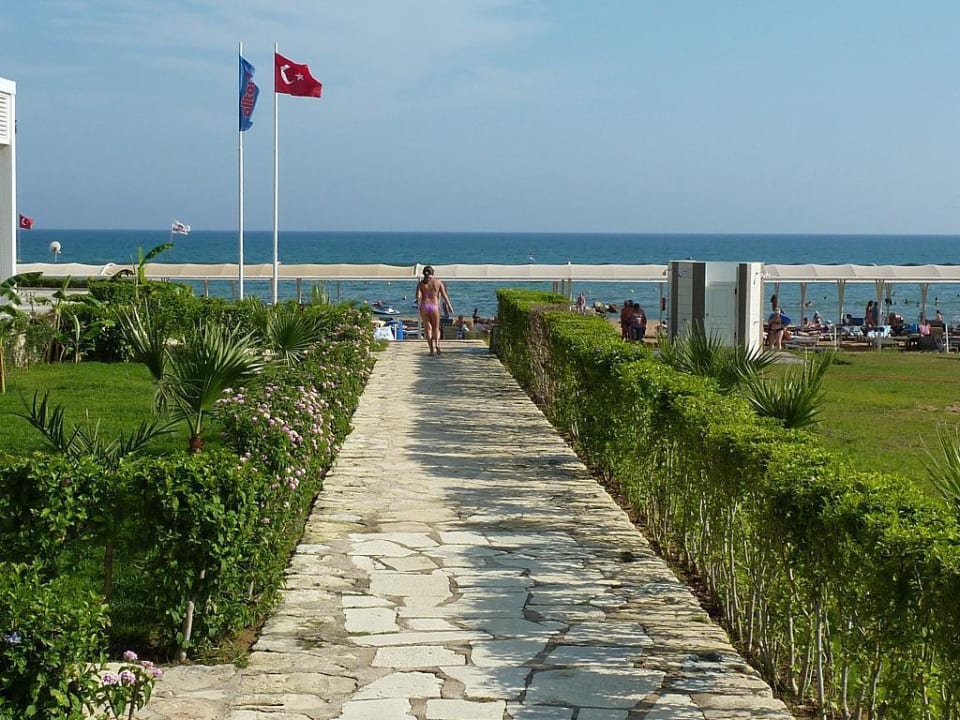 Weg zum Strand Bella Resort & Spa