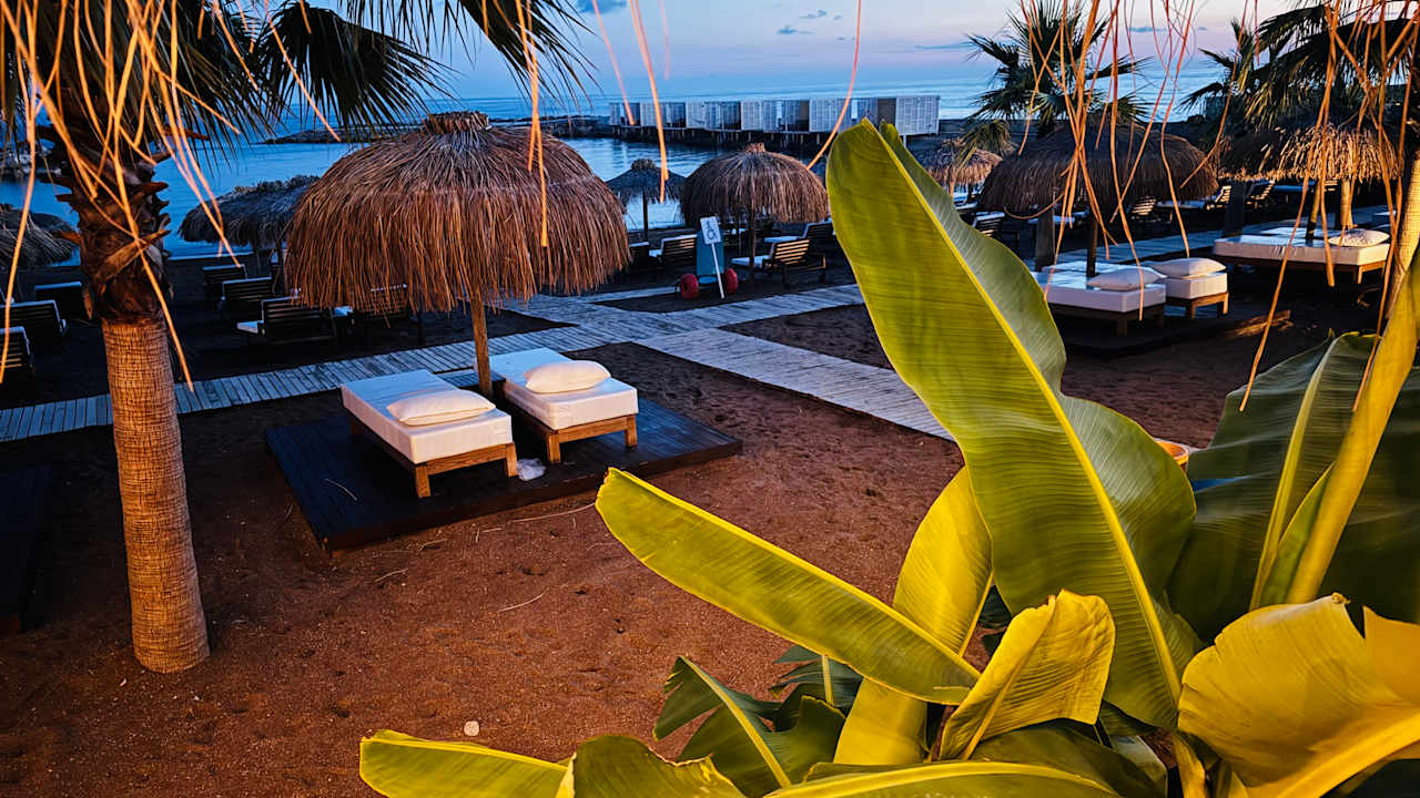 Strand Rubi Platinum Sign