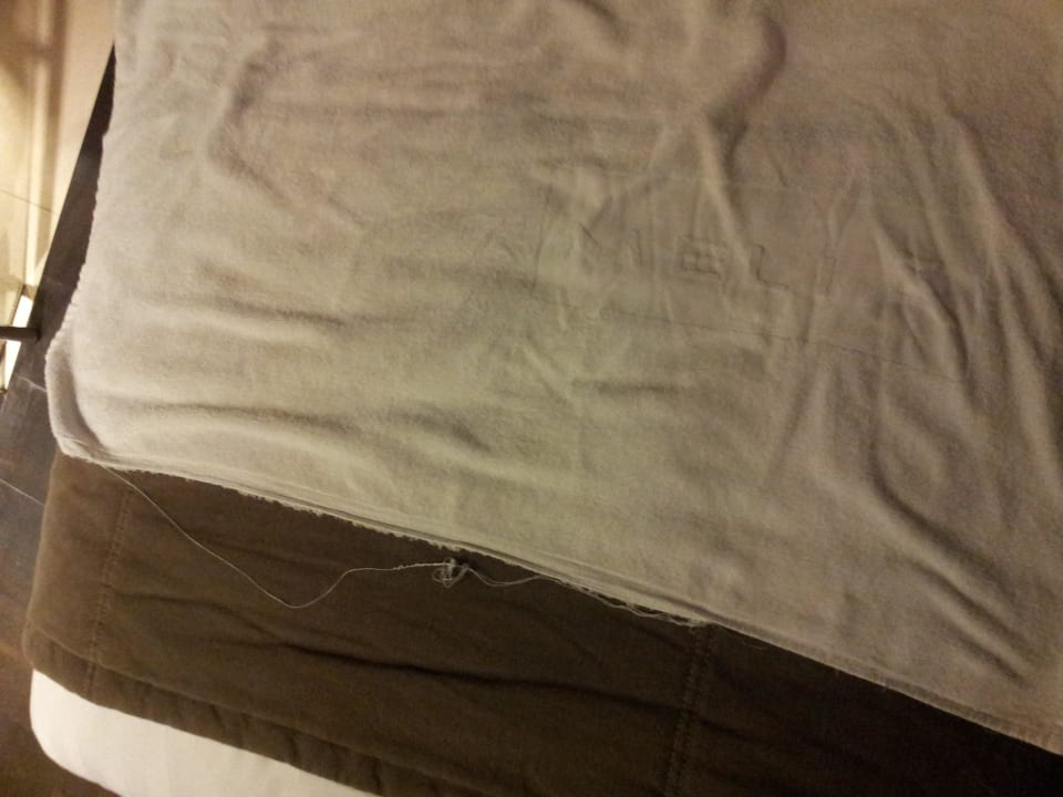 Ausgefranzte Badetücher The Canvas Hotel Dubai MGallery By Sofitel