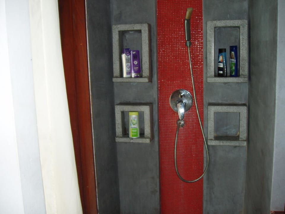 Blick auf die begehbare Dusche Pavilion Samui Villas & Resort