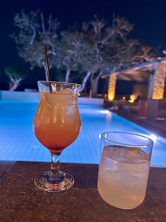 Pool Hotel Kakkos Bay