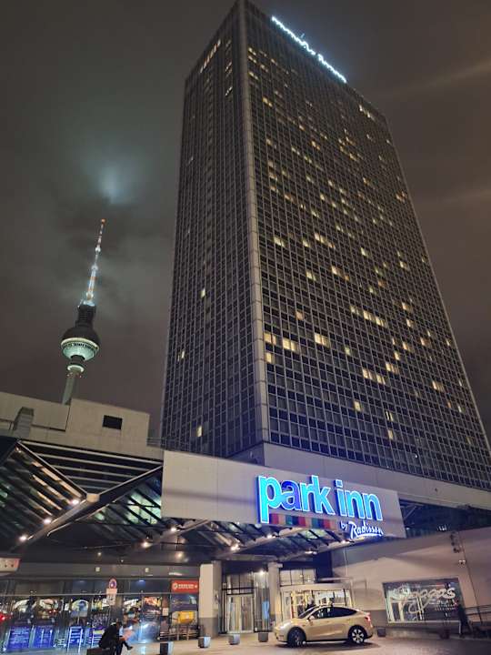 Außenansicht Park Inn by Radisson Berlin Alexanderplatz