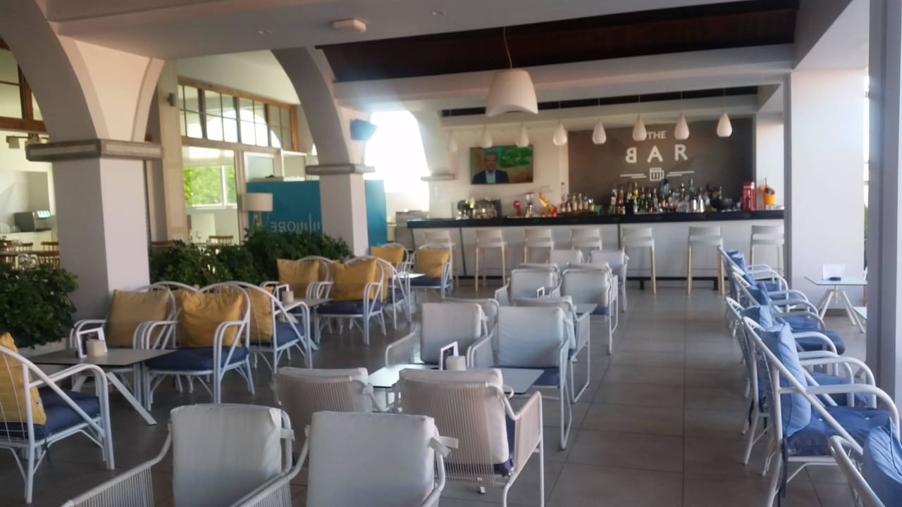 Bar und Buffet Bereich  Sentido More Meni Residence & Suites