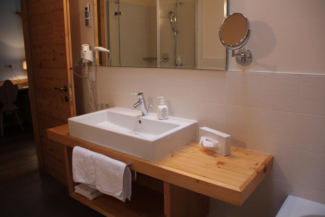 Badezimmer Hotel Wiesenhof Garden Resort