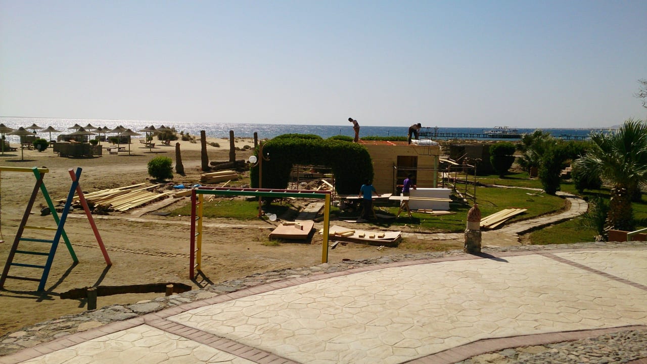 Beduidenzelt wird abgerissen Shams Alam Beach Resort