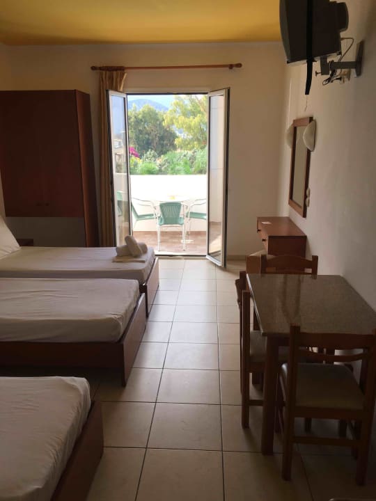 Zimmer Yiannis Manos Hotel Resort