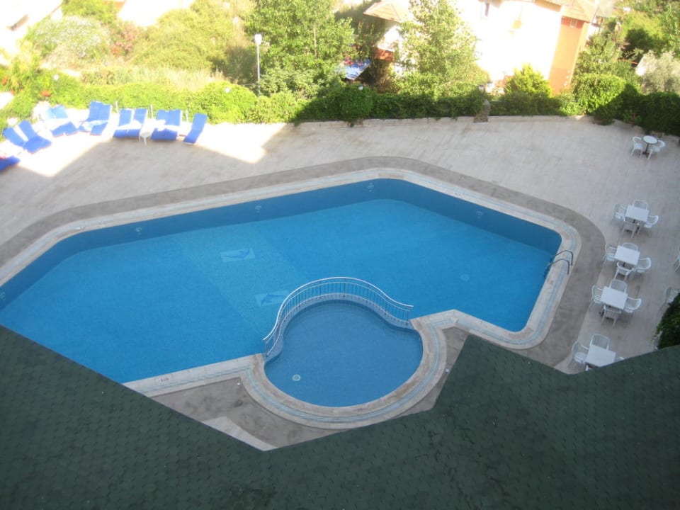 Вид с балкона Hotel Akropol