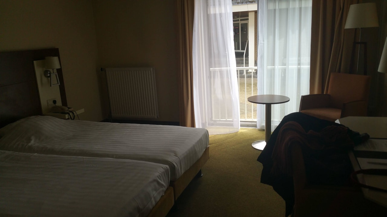 Bett und Ausblick Hotel Tulip Inn Leiderdorp