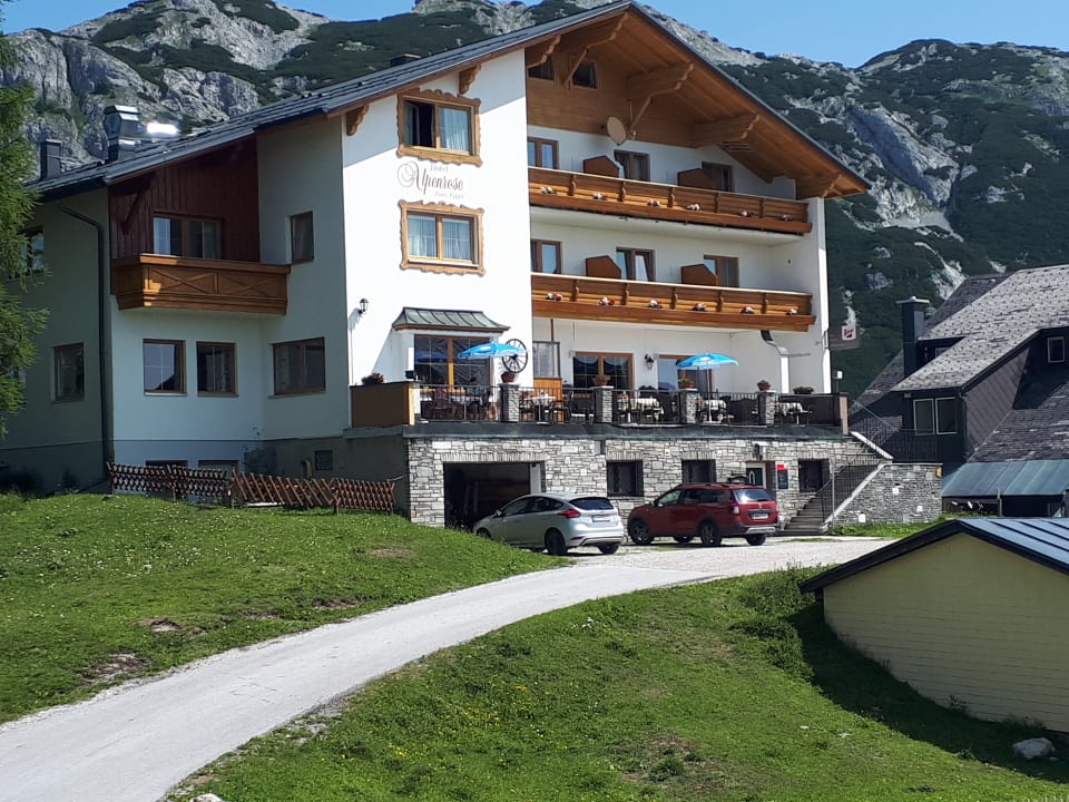 Außenansicht Hotel Alpenrose