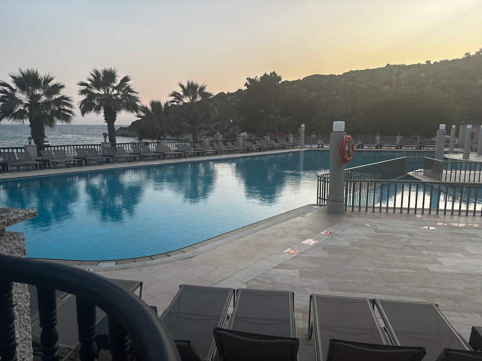 Pool Tusan Beach Resort