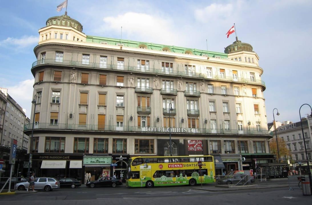 Street view Hotel Bristol