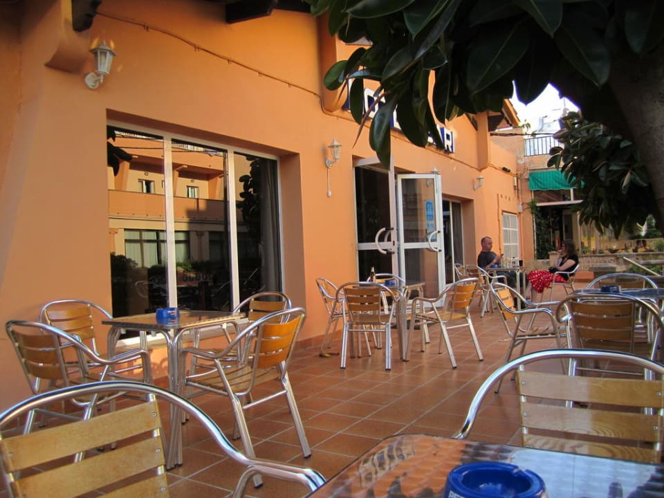 Hoteleingang Hotel Bari