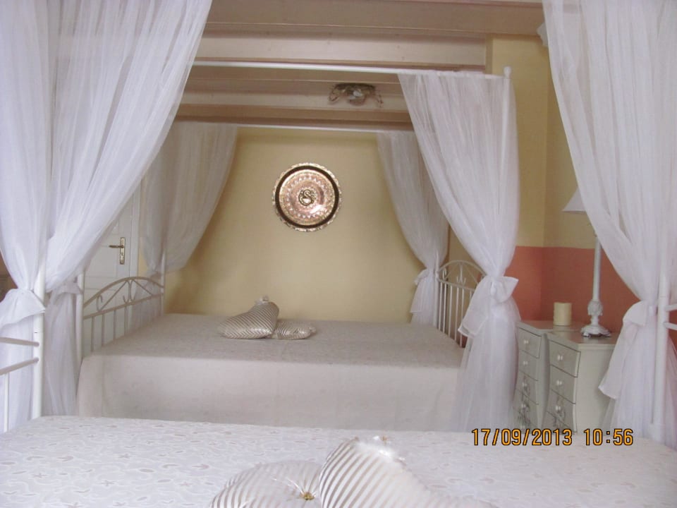 Luxus-Apartment Bavaria - Schlafzimmer Apartment Storchenfärbe