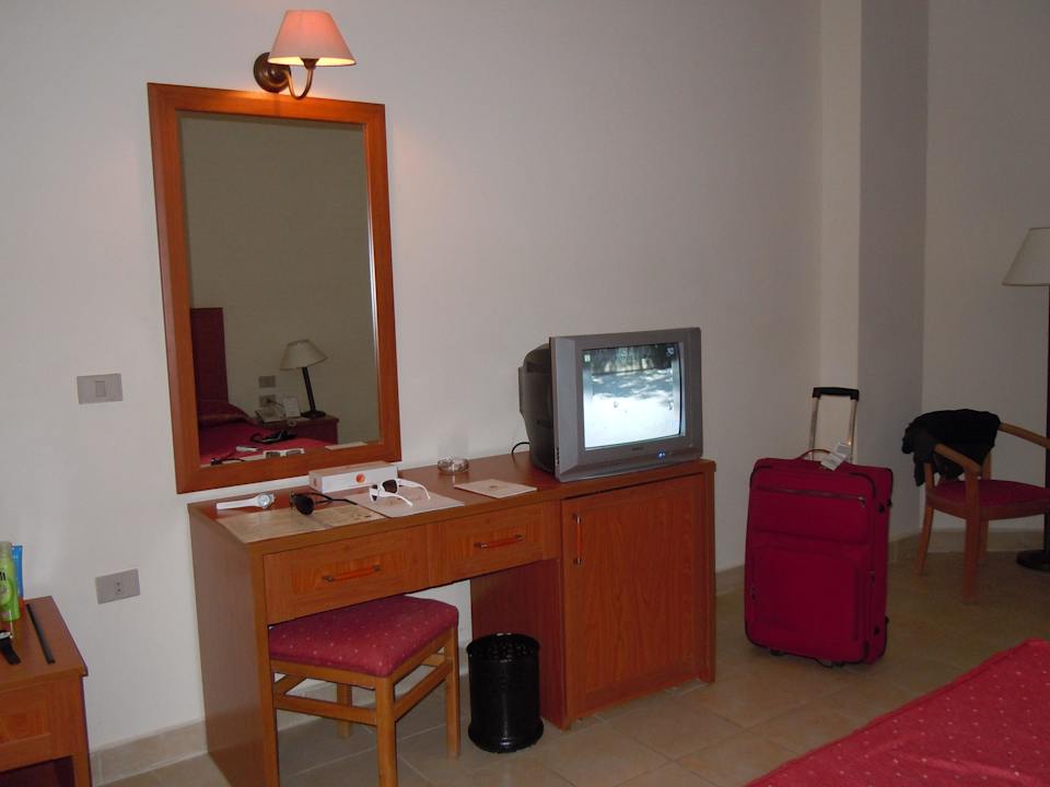 Старый телевизор Riviera Aqua Park Resort