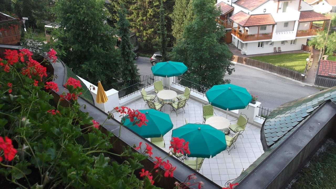 Blick vom Zimmer zur Terrasse Falkensteiner Hotel & Spa Falkensteinerhof