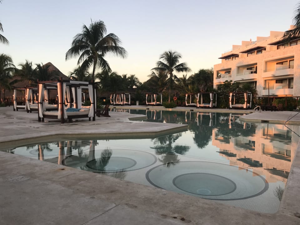 Pool Akumal Bay Beach & Wellness Resort