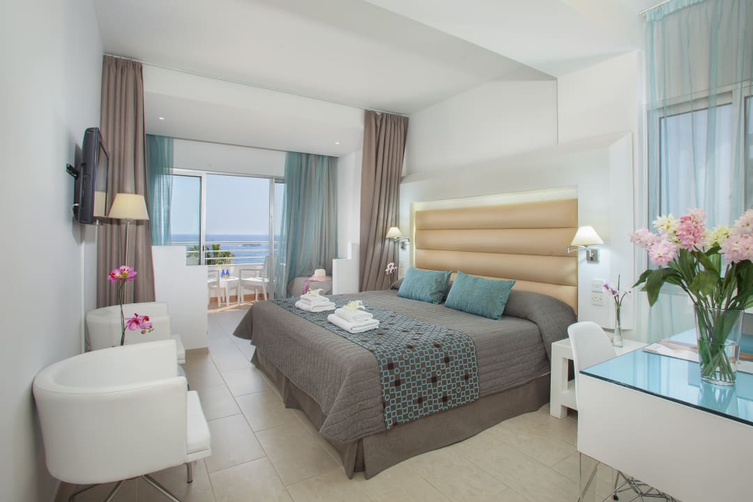 Zimmer Leonardo Cypria Bay - Family Resort