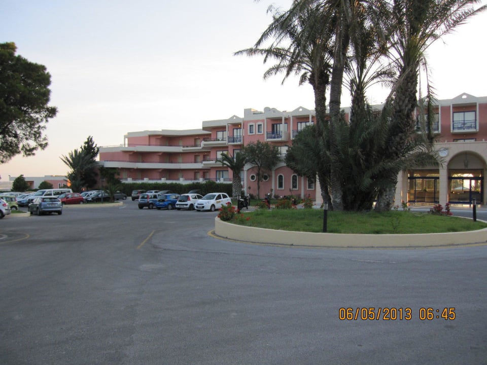 Hotelgebäude. Kresten Palace Hotel