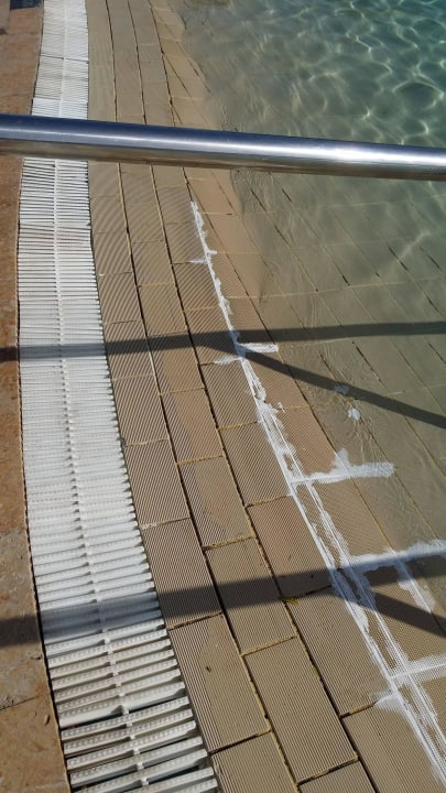 Fugen mit Sillikon verschmiert Sultan Gardens Resort