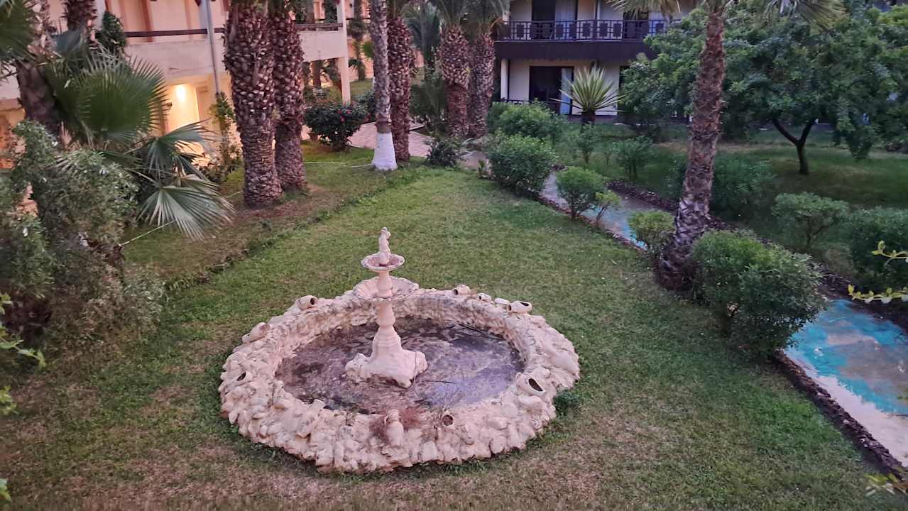 Gartenanlage Hotel Paradis Palace