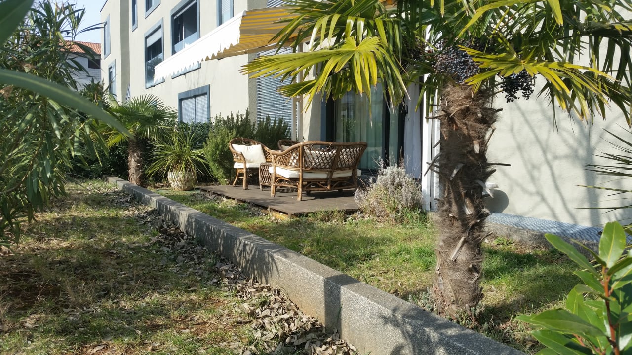 Gartenanlage Apartment Lella