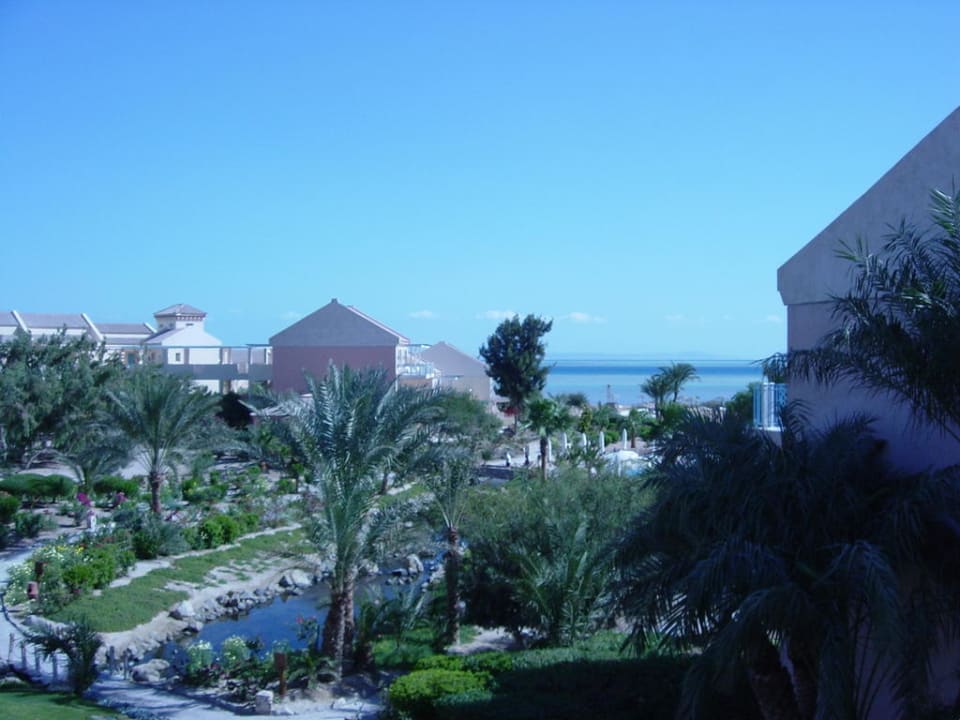 Aussicht aus unserem Zimmer Richtung Pool und Meer Mövenpick Resort & Spa El Gouna