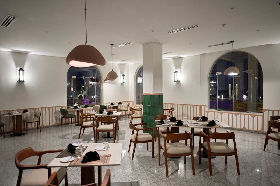 Gastro Diamond Beach by Pearl Resort