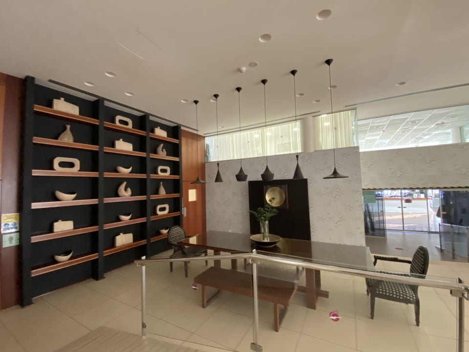 Lobby Napa Mermaid Hotel & Suites