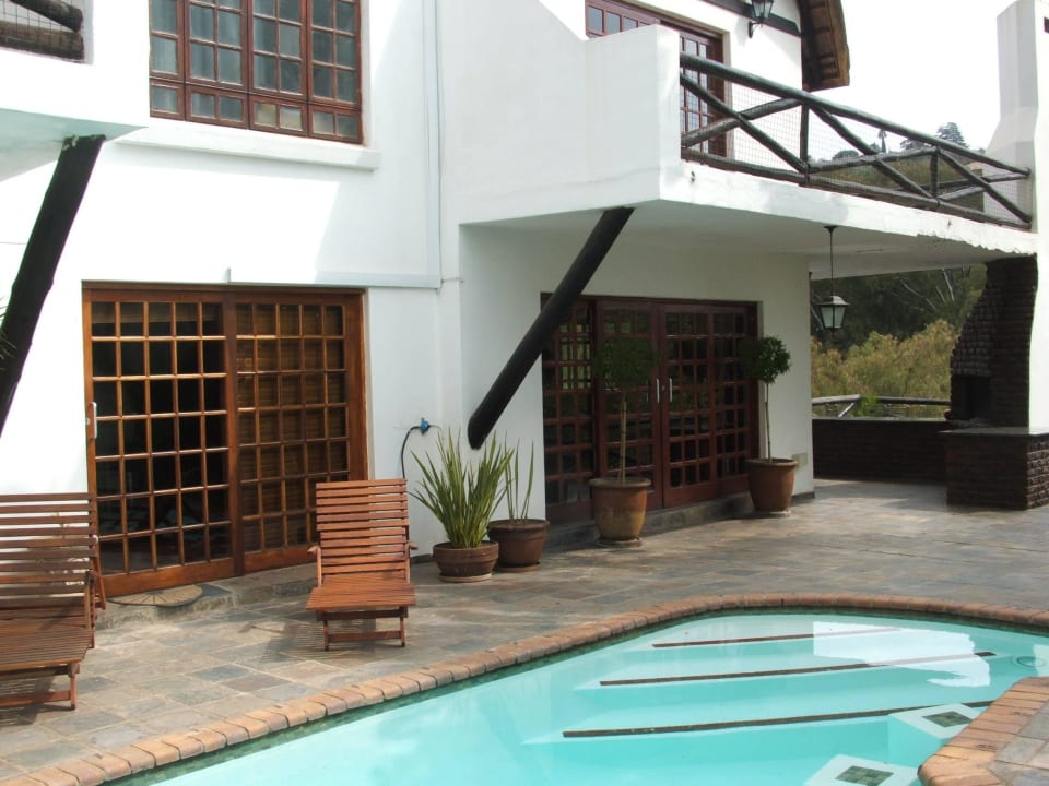 Pool Area Guesthouse Coral Tree Inn