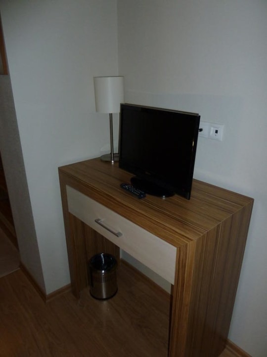 Kommode mit LCD Fernseher Calimera Hane Garden