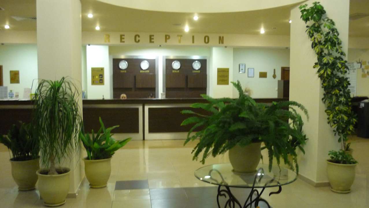 Eingangsbereich mit Rezeption Sun Palace