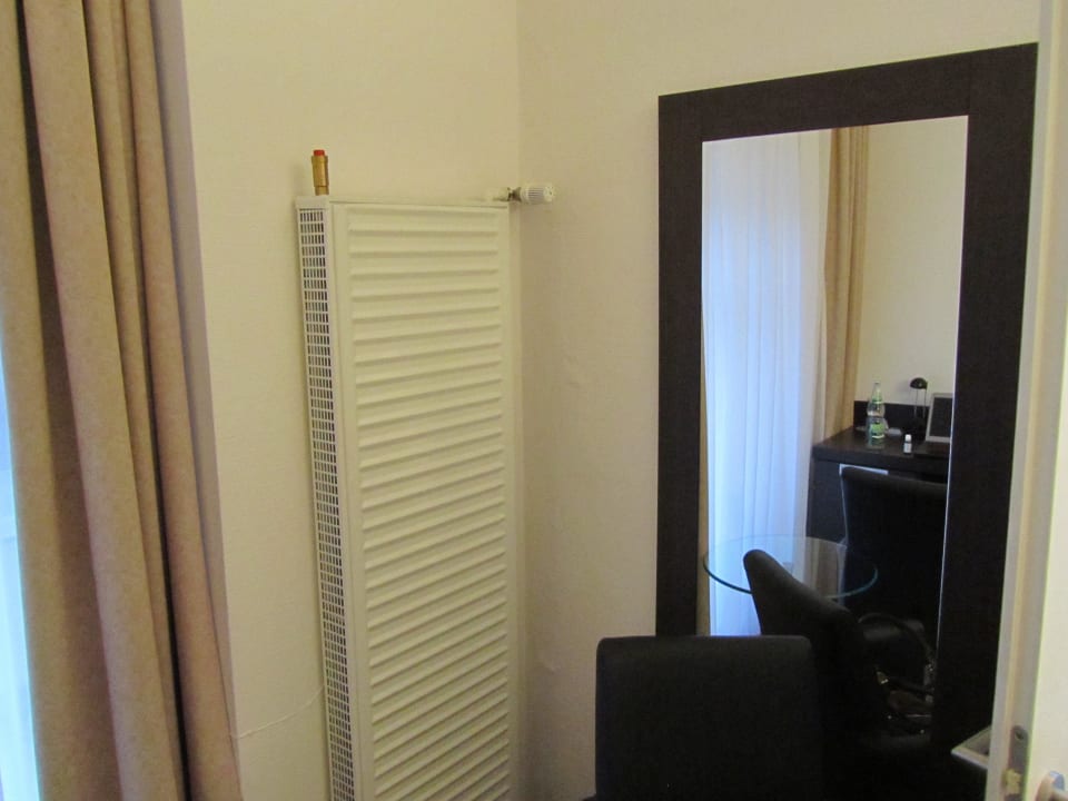 Tisch mit Sessel Landhaus Schlachtensee