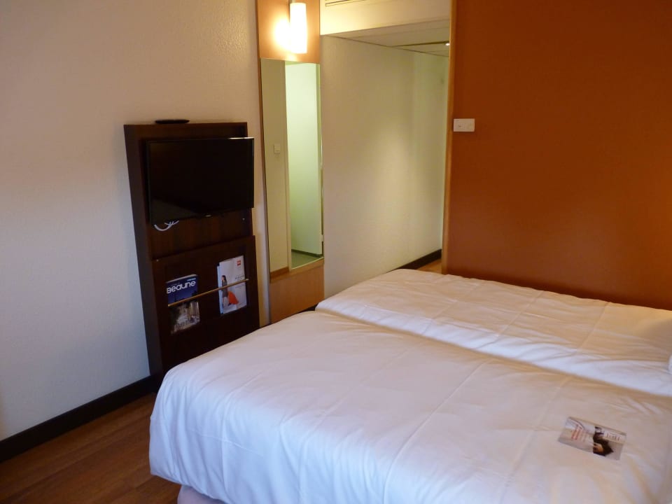 Zimmeransicht Hotel Ibis La Ferme Aux Vins