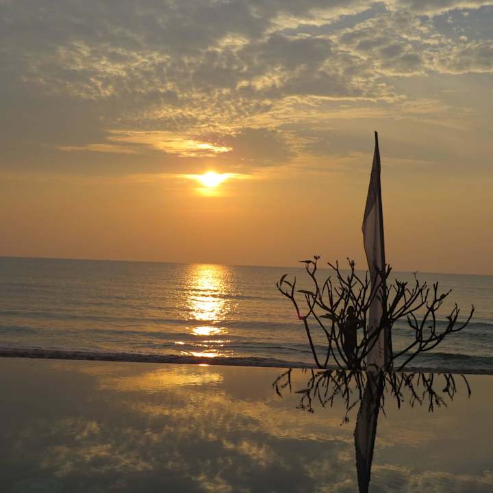 Vom Pool gleich ins Meer Laksasubha Hua Hin