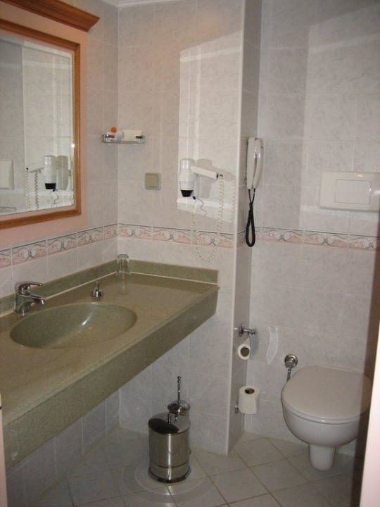 Das Bad unseres zweiten Zimmers Club Grand Side