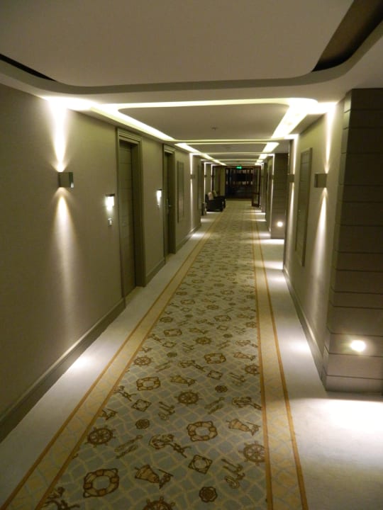 Flur bei Nacht Hotel Grand Side
