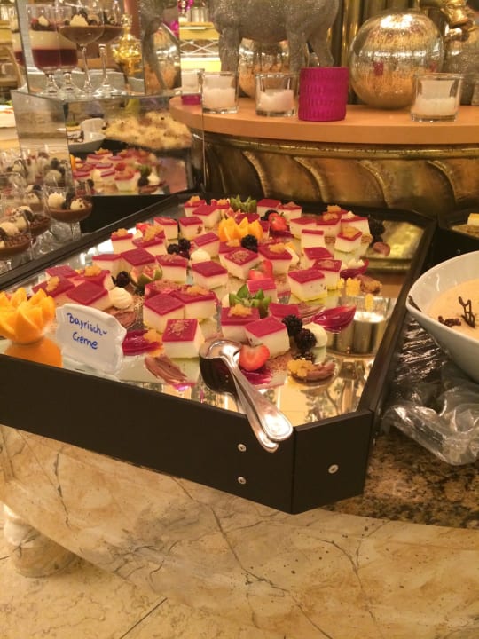 Kuchen Quellenhof Luxury Resort Passeier