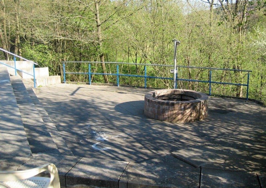 Grillplatz im Außengelände DJH Jugendherberge Creglingen