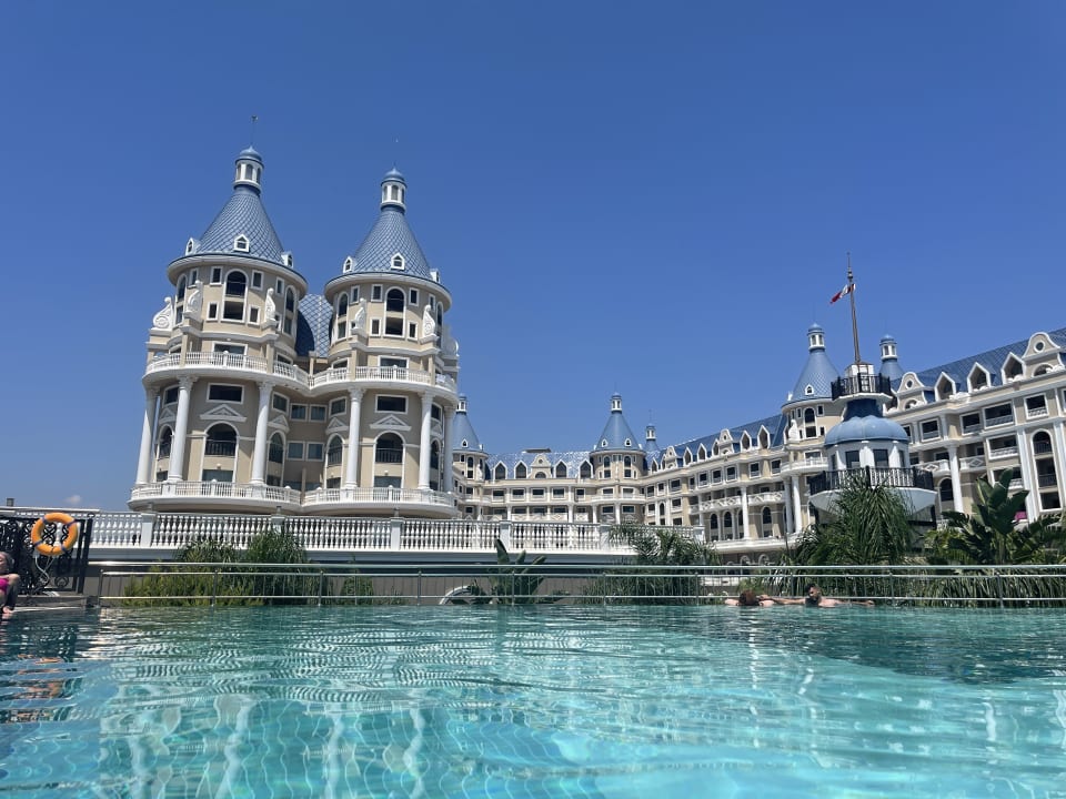 Pool Haydarpasha Palace