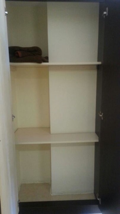 Kleiderschrank für 3 Personen Hotel Orfeus Park