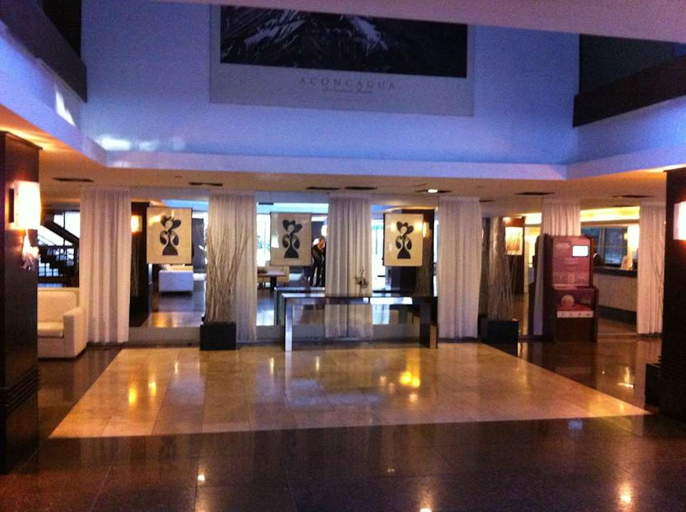 Lobby Aconcagua Hotel