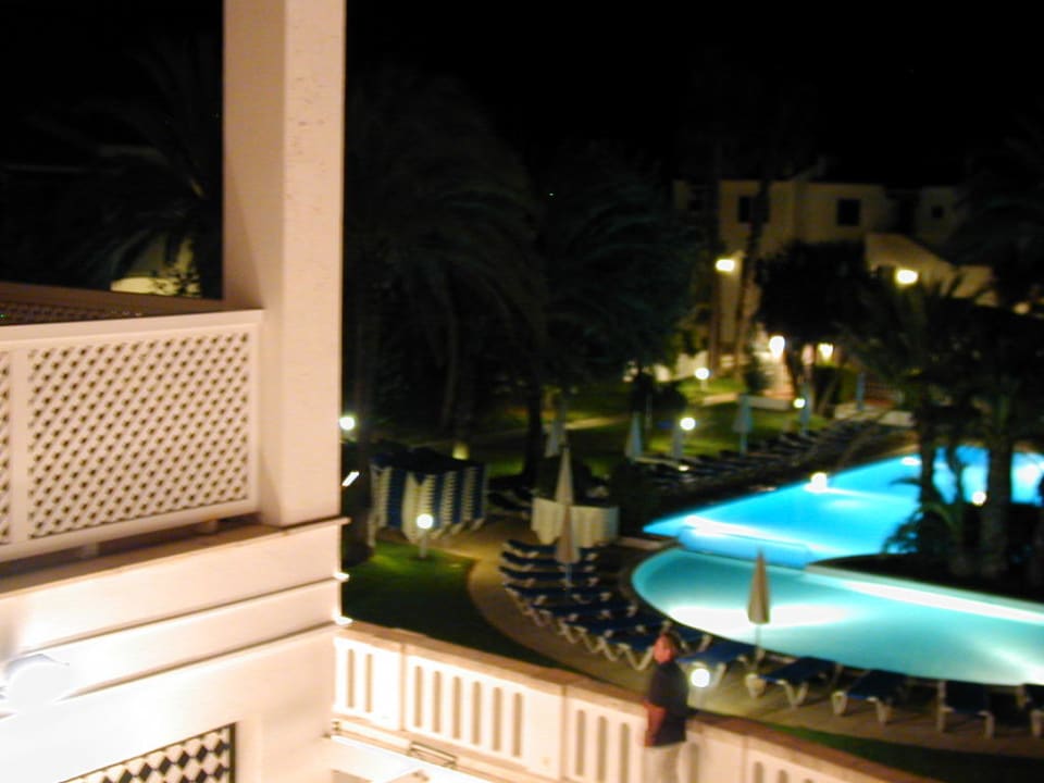 Anlage bei Nacht Grupotel Club Menorca