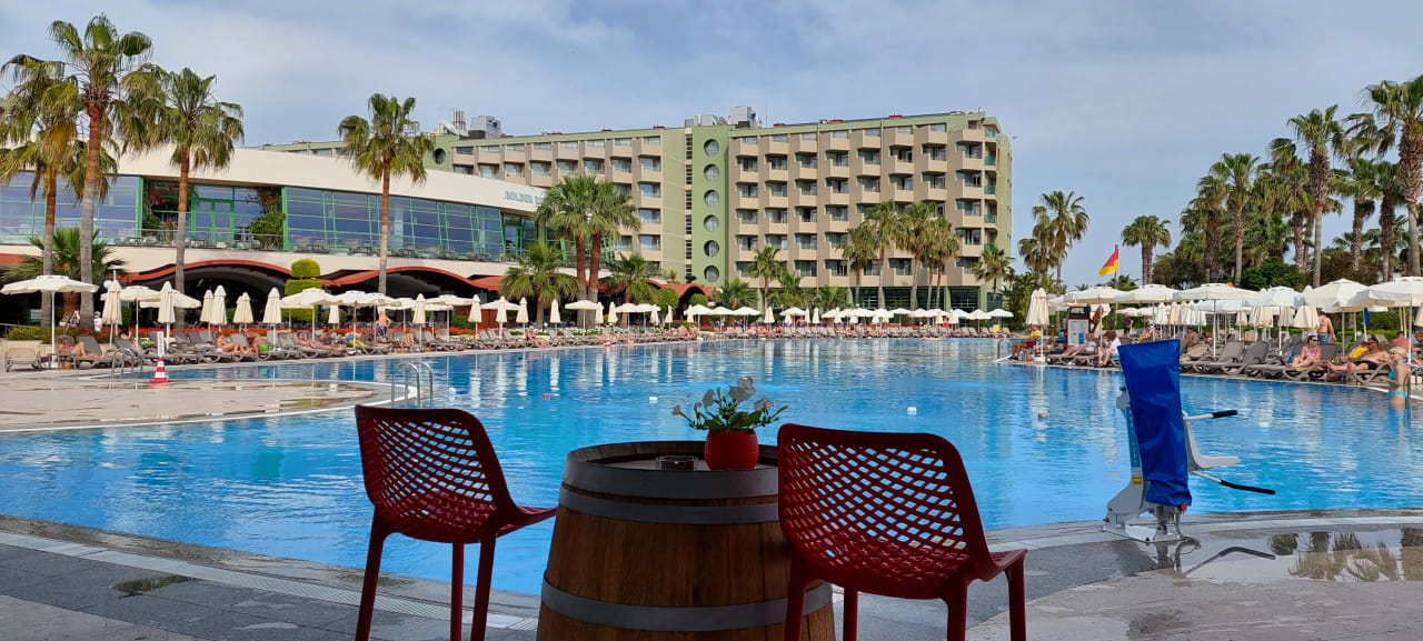 Pool VONRESORT Golden Coast